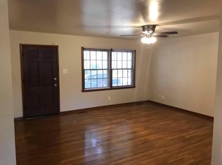 3210 SW 31st St, Topeka, KS 66614