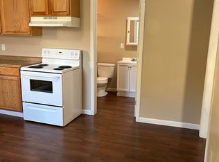 918 1/2 Marshall St, McMechen, WV 26040