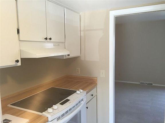 3rd image of 3004 D Overton Dr