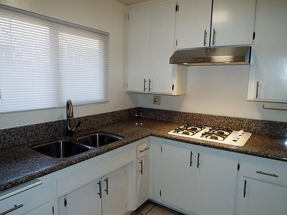 5th image of 219 Newport Ave APT 3