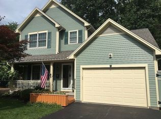 9 Wisteria Ln, Rochester, NY 14617