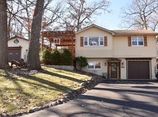 7766 Lakeview Dr, Burlington, WI 53105