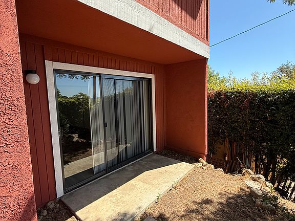 4th image of 819 E Pedregosa St #A