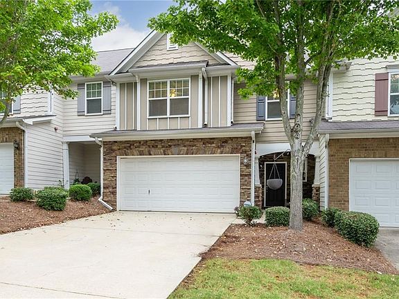 2nd image of 515 Hillside Trl