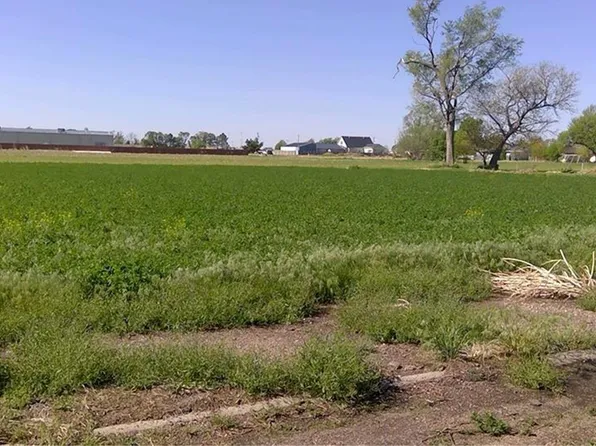 E Calkins Ave, Elm Creek, NE 68836