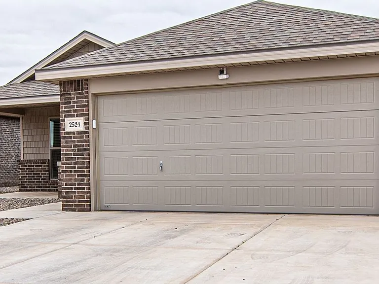2524 Outlaw Ct — Photo 22