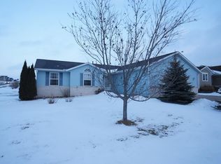 518 Crestview Ct, Center Point, IA 52213