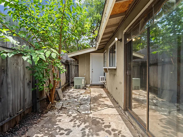 2809 Parker Ln #D — Photo 15