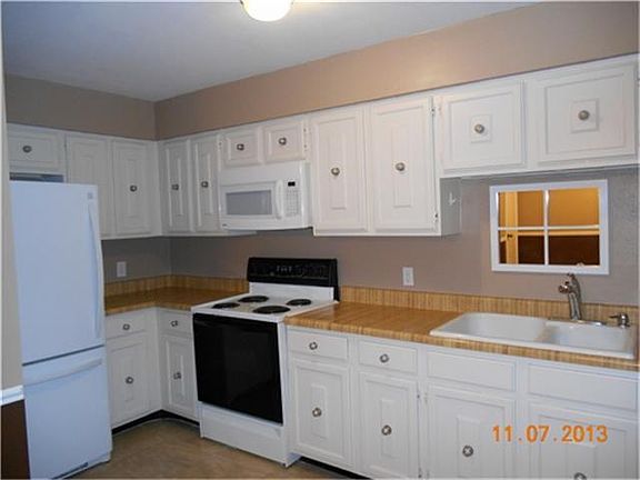 2nd image of 10331 Longmont Dr #35