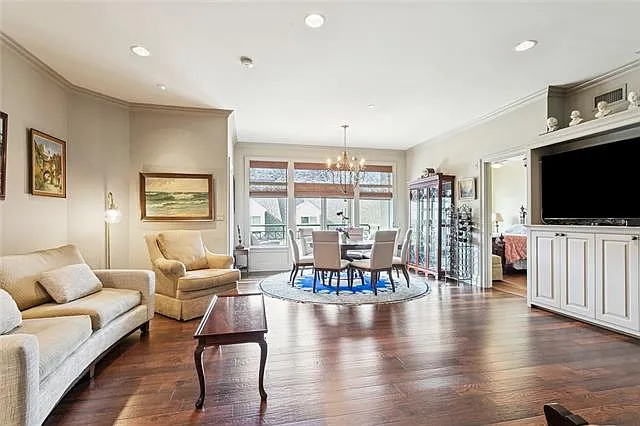 2 bed, 2.0 bath, 1770 sqft, $5,000 — Photo 3