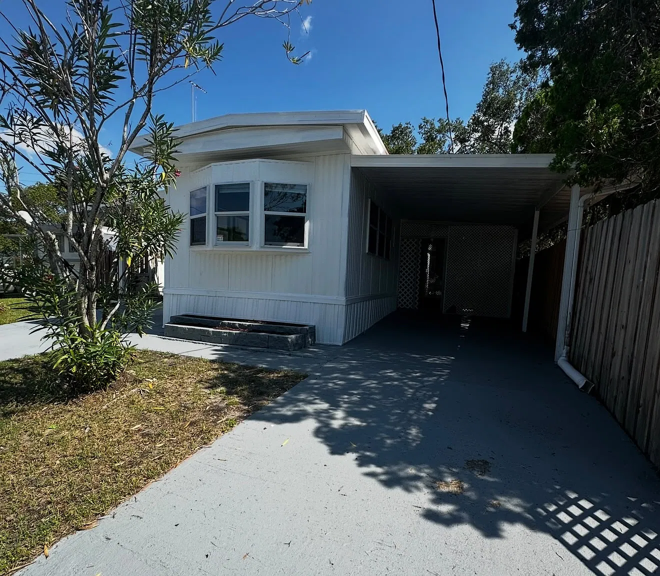 2 bed, 672 sqft, $1,400 — Photo 1