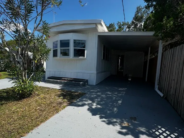 630 River Village Dr, Tarpon Springs, FL 34689