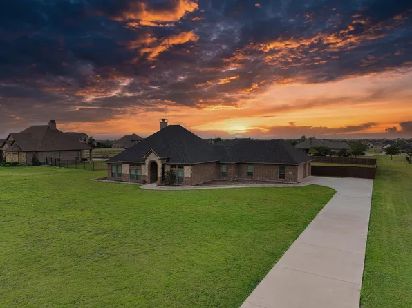 1233 War Admiral Dr, Terrell, TX 75160