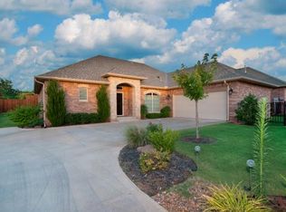 10352 Hawthorn Dr, Oklahoma City, OK 73120