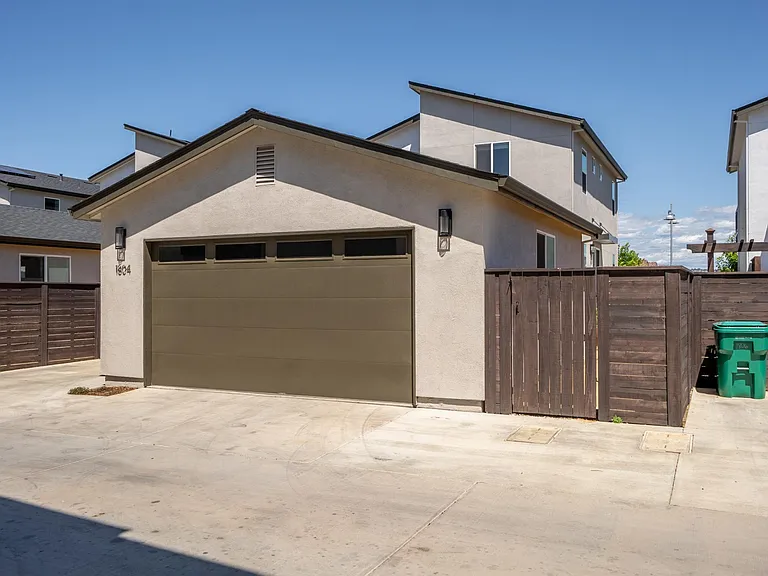 1804 Notre Dame Blvd — Photo 28