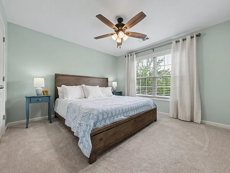 1147 Looking Glass Ln — Photo 12