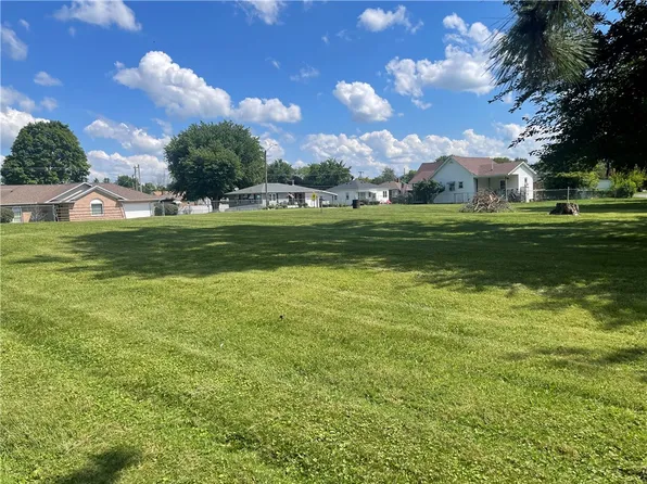 226 E Main St, Westville, IL 61883