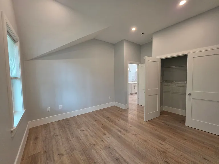 15 Holton St #1A — Photo 20