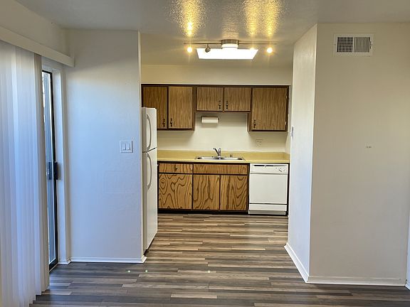 3rd image of 2712 Chelwood Park Blvd NE #A