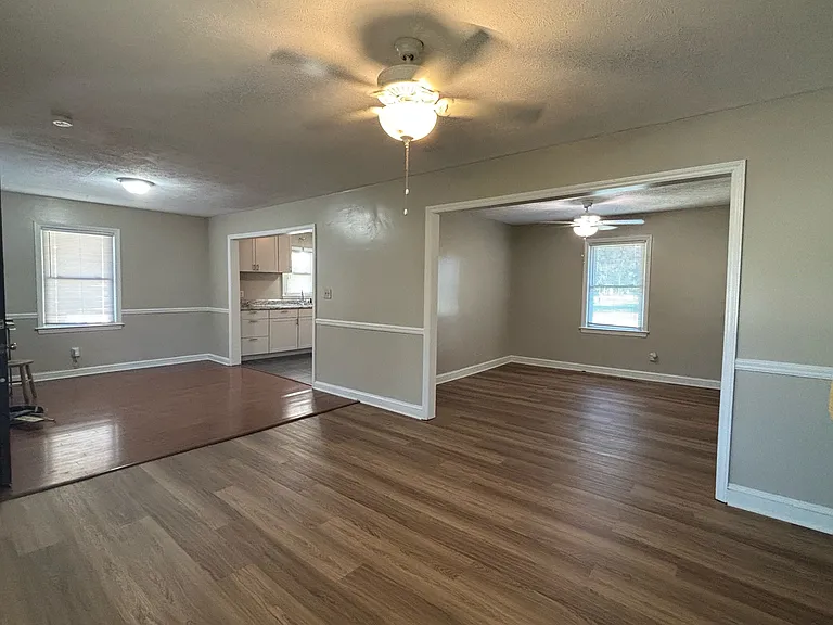 4937 Walnut Dr — Photo 8