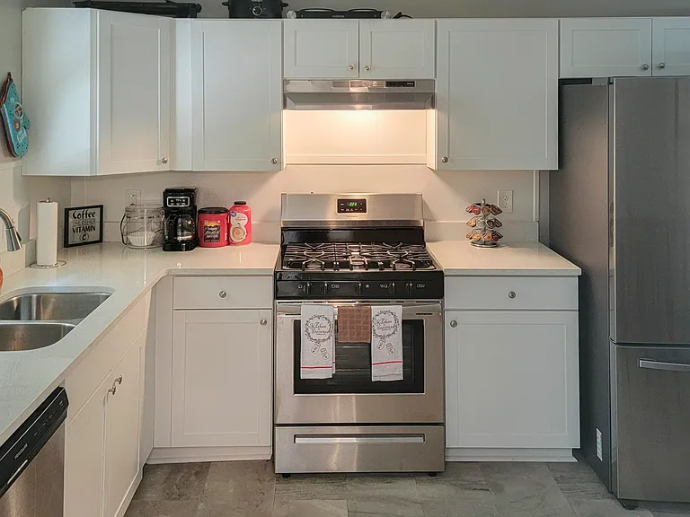 full kitchen