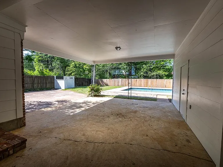 1539 Brookside Dr — Photo 23