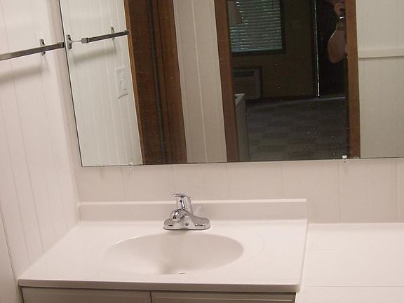 3rd image of 8110 Glen Hollow Dr APT C