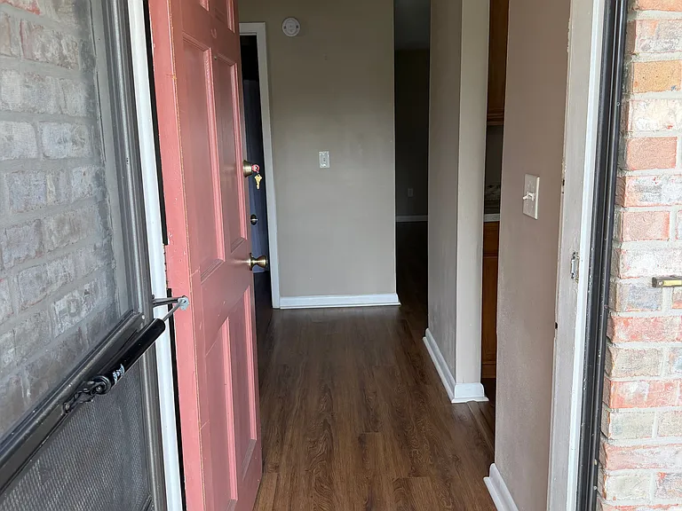 E Evergreen Ave — Photo 2