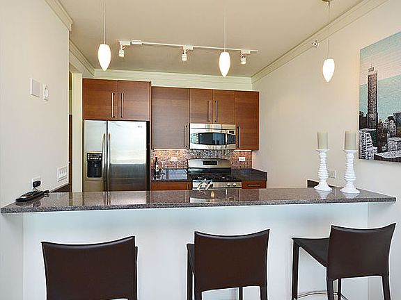 5th image of 1570 Elmwood Ave Unit 1209