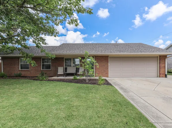 169 Briar Hill Dr, Whiteland, IN 46184