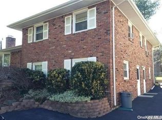 430 W Main St, Huntington, NY 11743