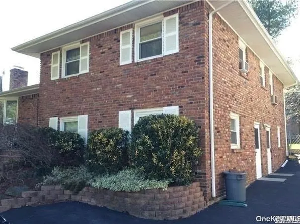 430 W Main St, Huntington, NY 11743