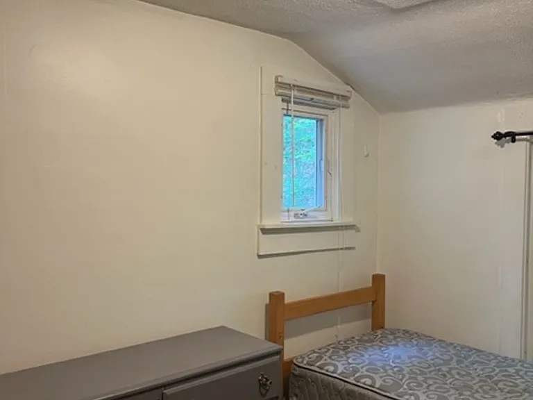119 Thurston Ave — Photo 38