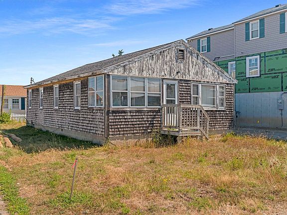 5th image of 562 Winnacunnet Road