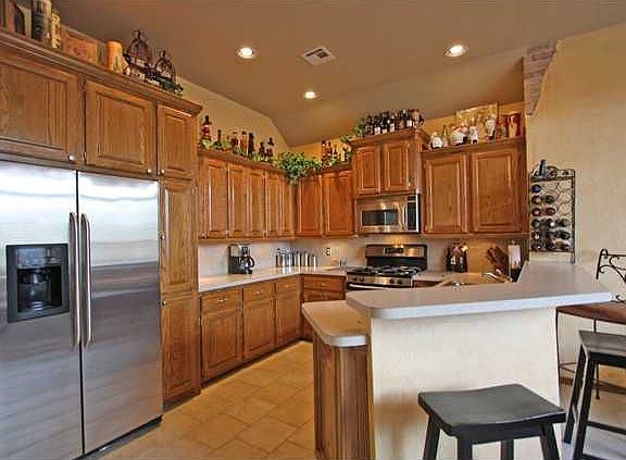 2nd image of 613 E Elder Ln