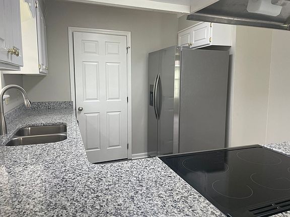 5th image of 4230 Hamilton Cir