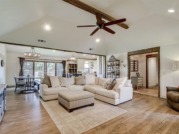 3rd image of 3724 Cromwell Dr