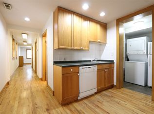 1030 W Oakdale Ave, Chicago, IL 60657