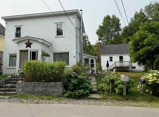 72 Cove Rd, Lunenburg, NS B4V0T4