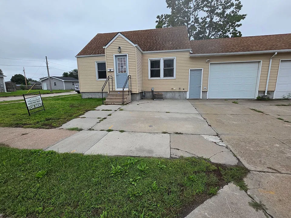 201 W Monroe Ave
