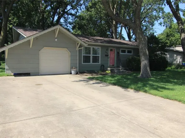 7104 Melrose Ln, Shawnee, KS 66203