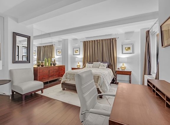 2nd image of 150 W 51st St APT 1232
