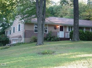 38 Sunset Hill Dr, Monroe, CT 06468
