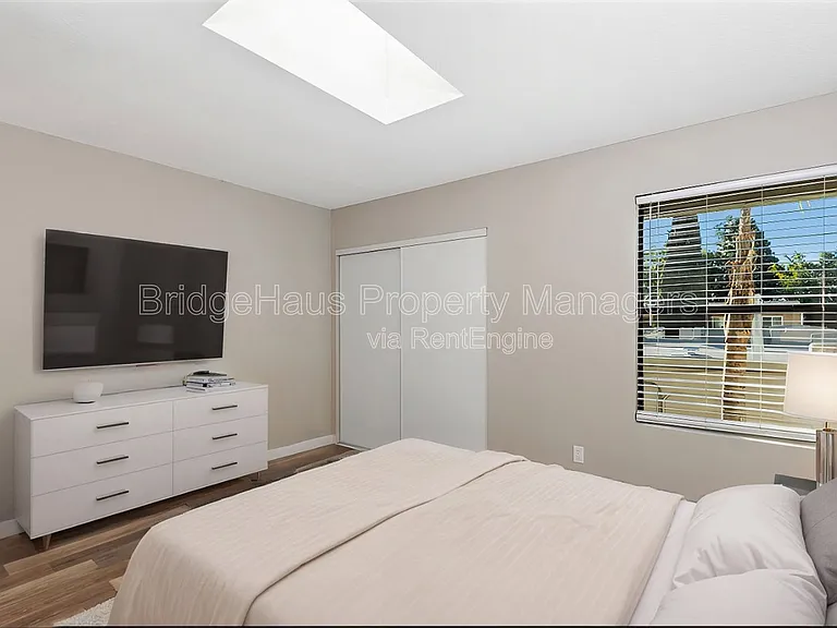 3376 Grim Ave #4 — Photo 1