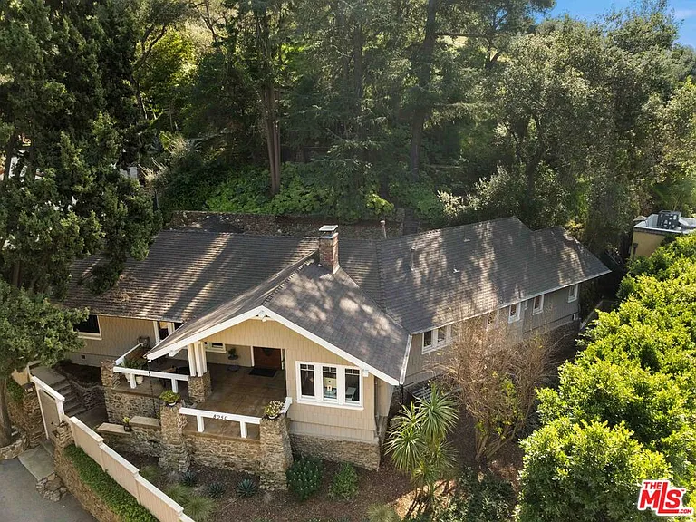 8050 Jovenita Canyon Dr — Photo 41