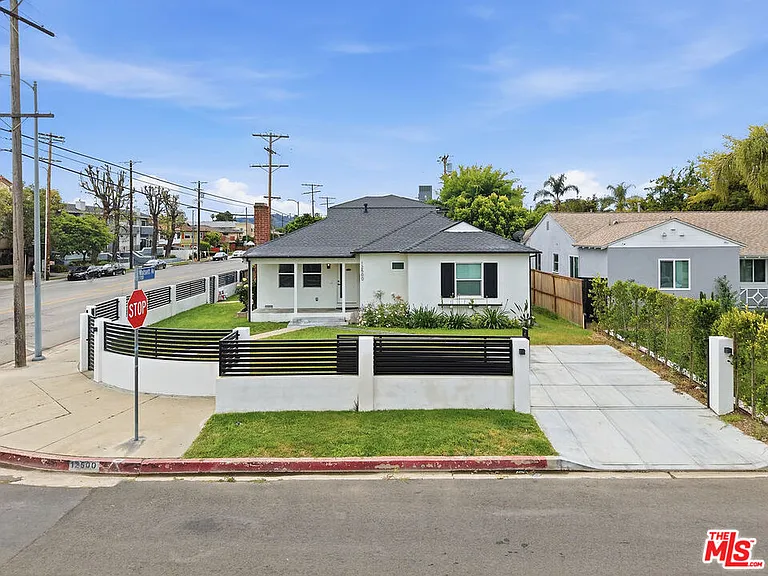 12500 Miranda St — Photo 19