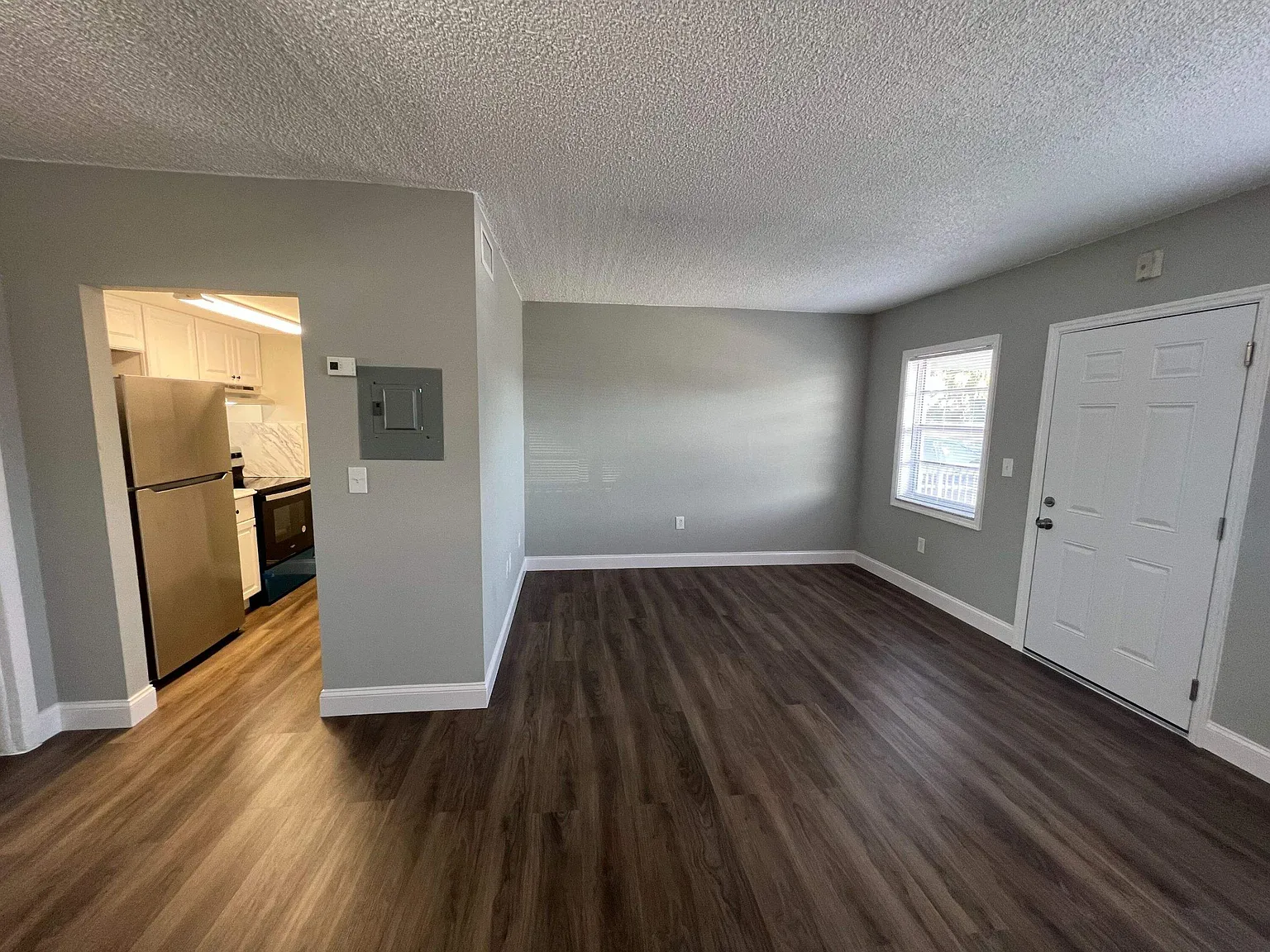 1 bed, 1.0 bath, 700 sqft, $1,599 — Photo 3