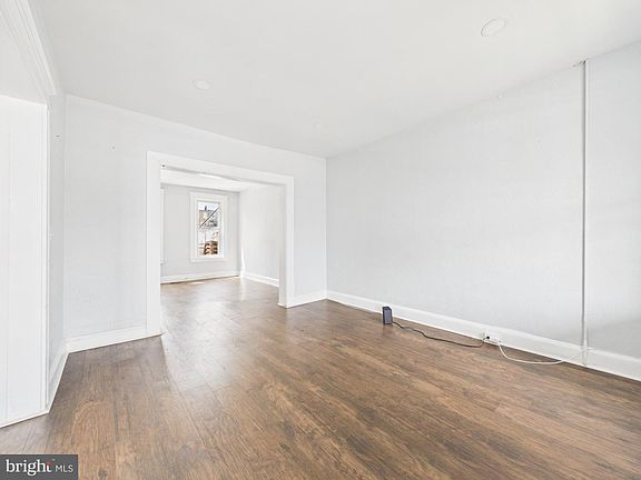 5th image of 2112 N Pulaski St