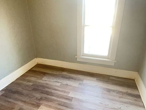 5th image of 419 Ensign St #419