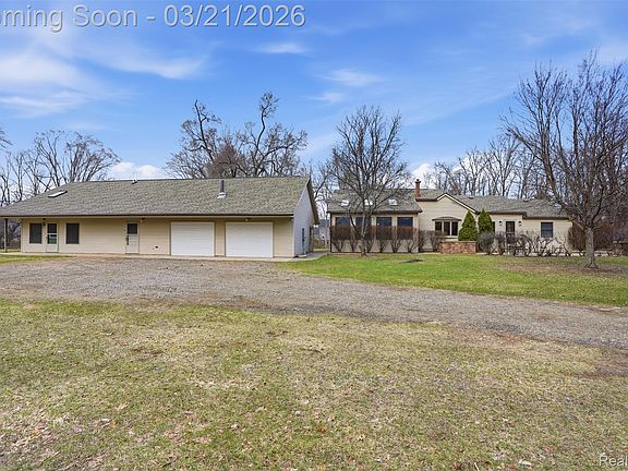 3rd image of 12913 Nine Mile Rd